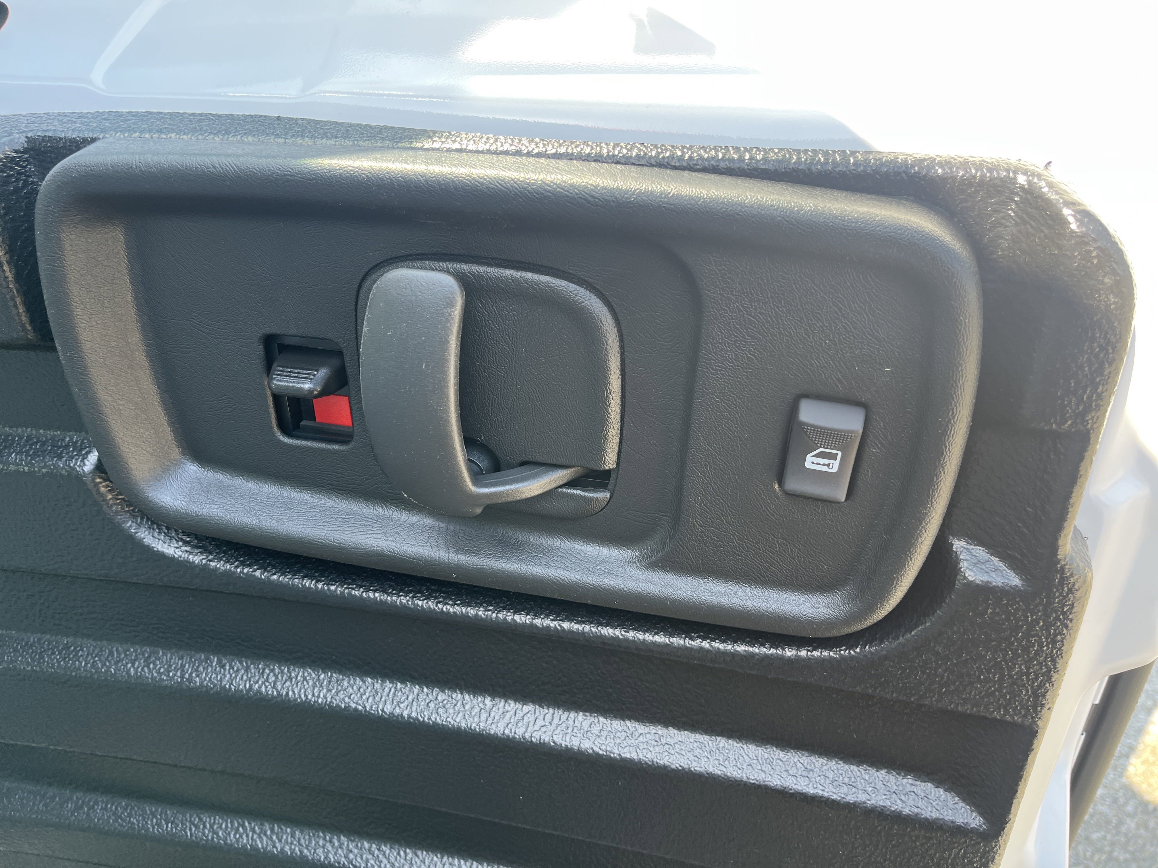 2025 Chevrolet Express Cargo 3500 photo 4