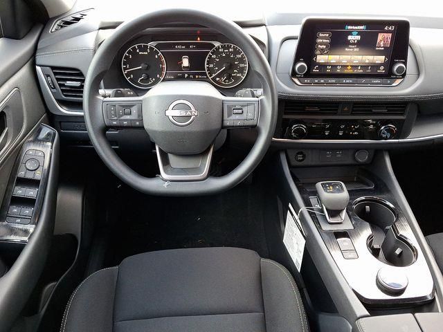 2025 Nissan Rogue S photo 5
