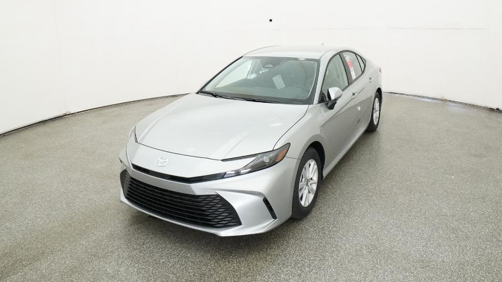 2025 Toyota Camry LE photo 4