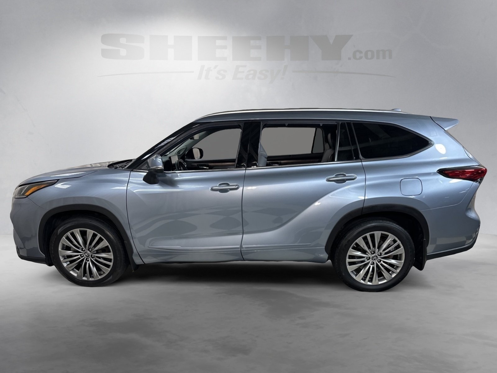 2021 Toyota Highlander Platinum photo 6