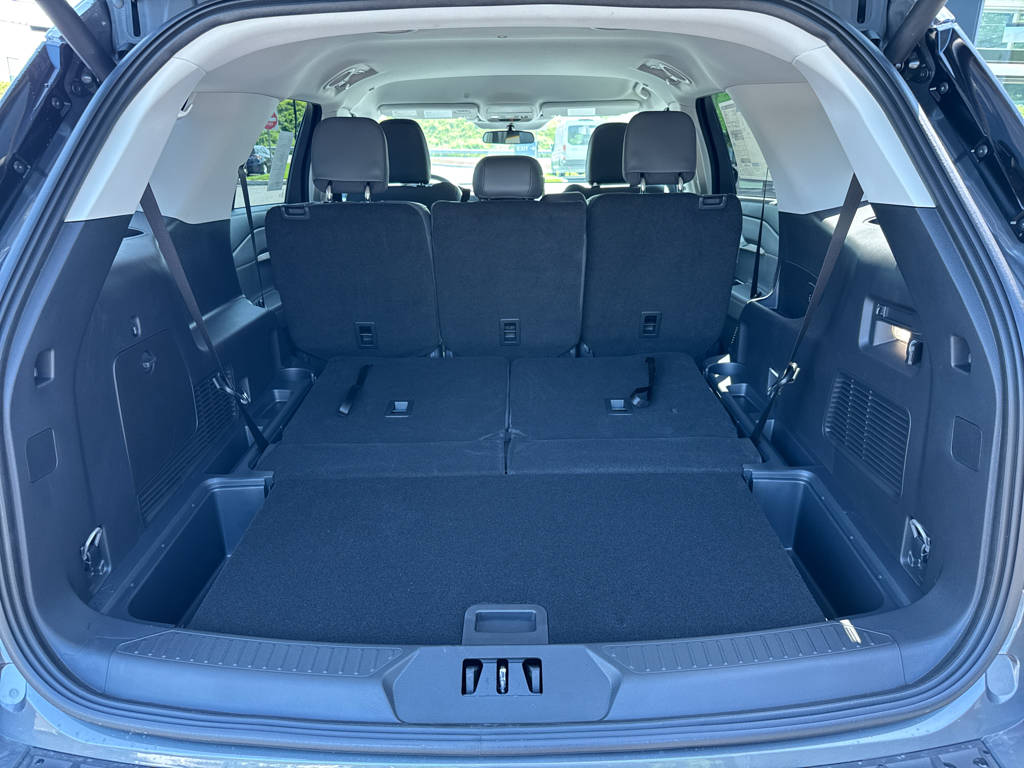 2025 Ford Explorer photo 11