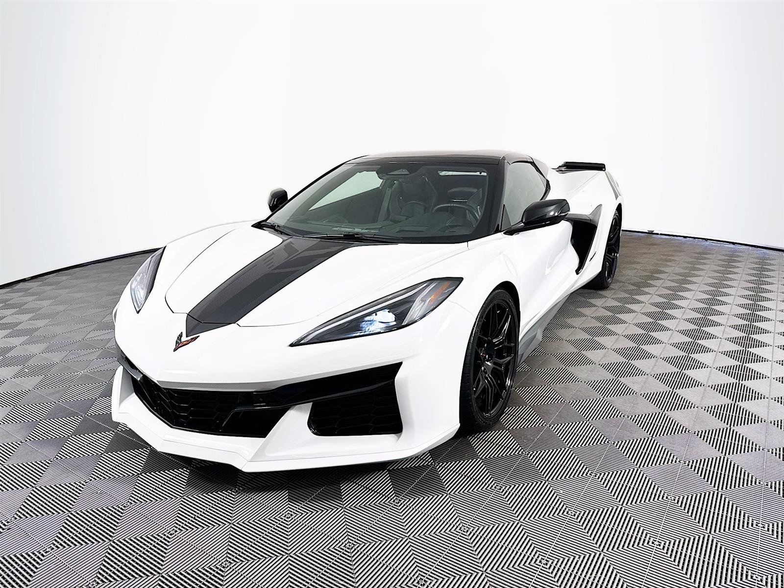 2025 Chevrolet Corvette Z06 2LZ Convertible photo 3