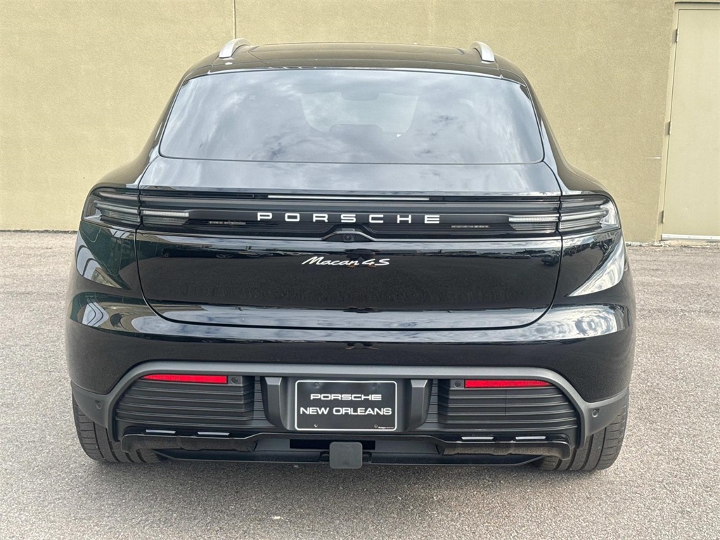 2025 Porsche Macan Electric photo 8