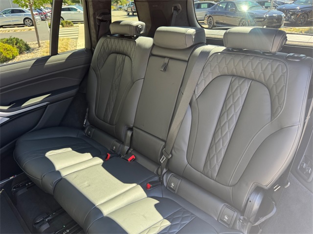 2026 Bmw X7 M60i photo 23