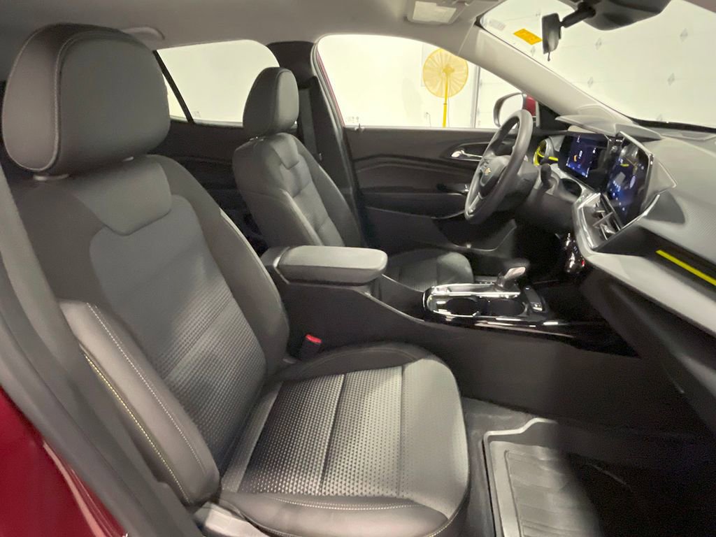 2024 Chevrolet Trax LT photo 18