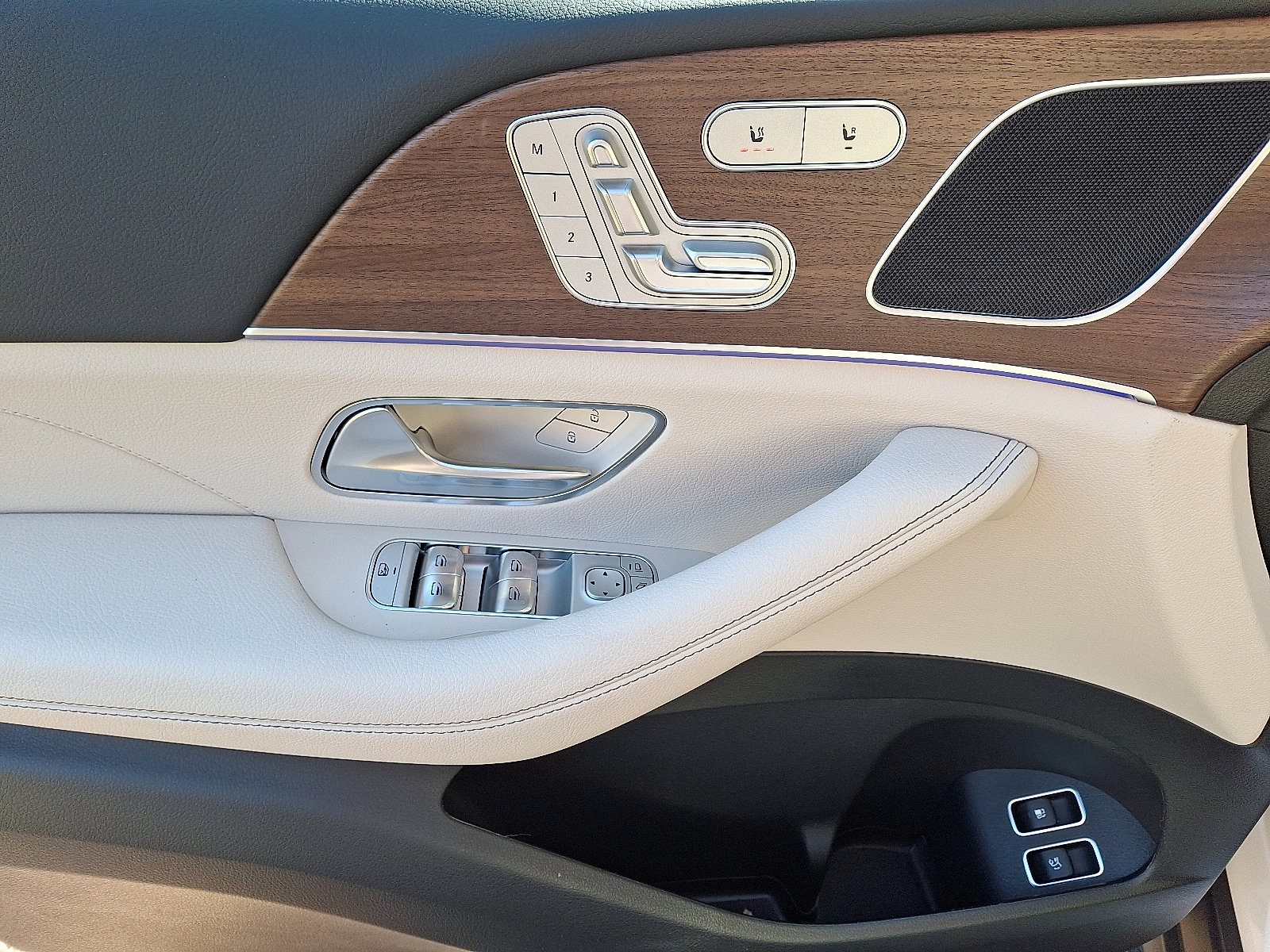 2026 Mercedes Benz GLE 450 4MATIC photo 10