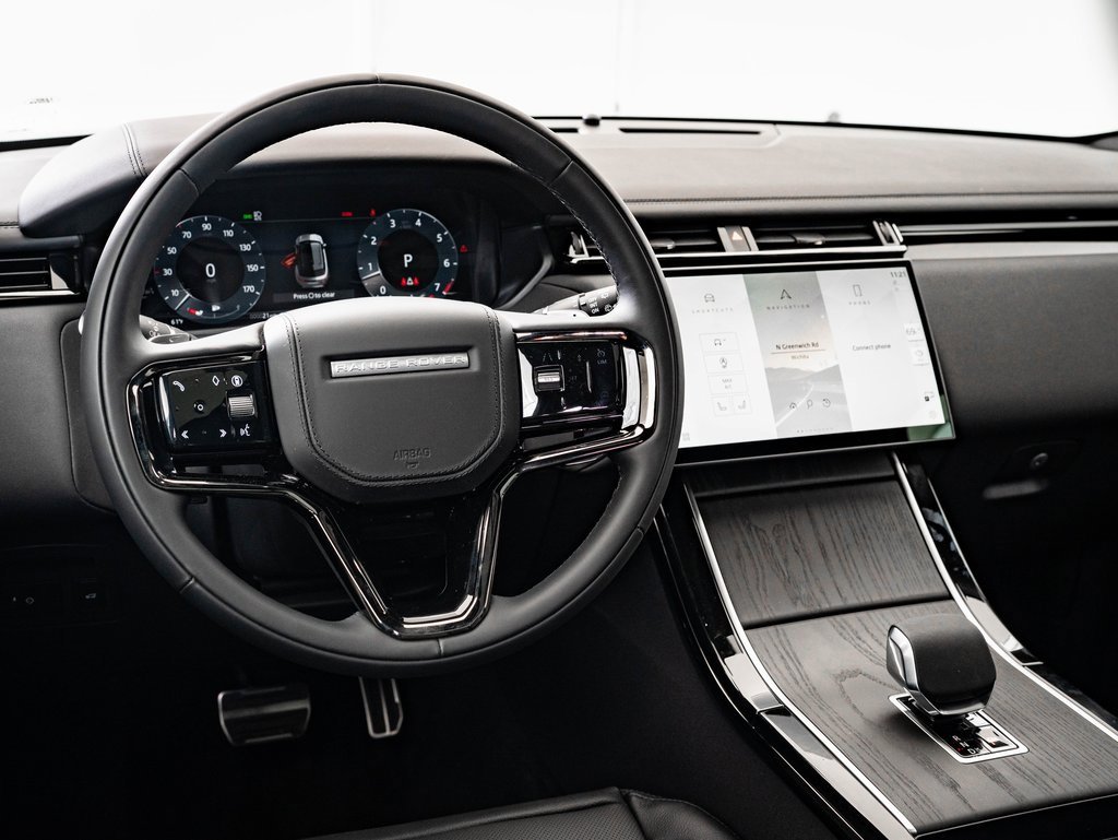2026 Land Rover Range Rover Velar SE photo 4