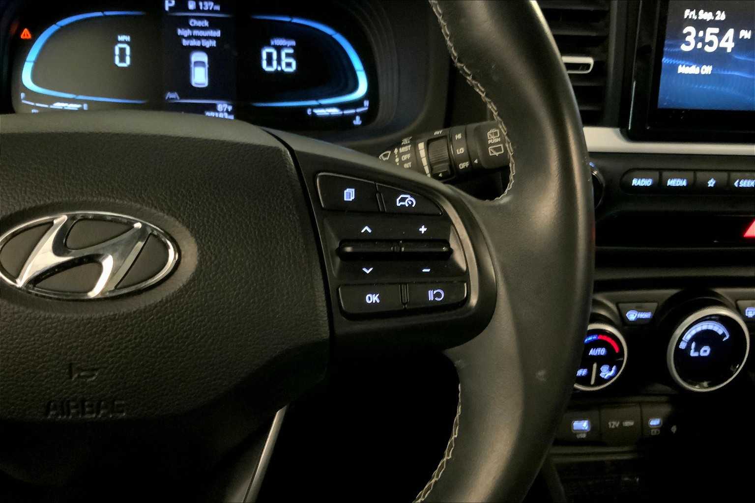 2023 Hyundai Venue Limited photo 21