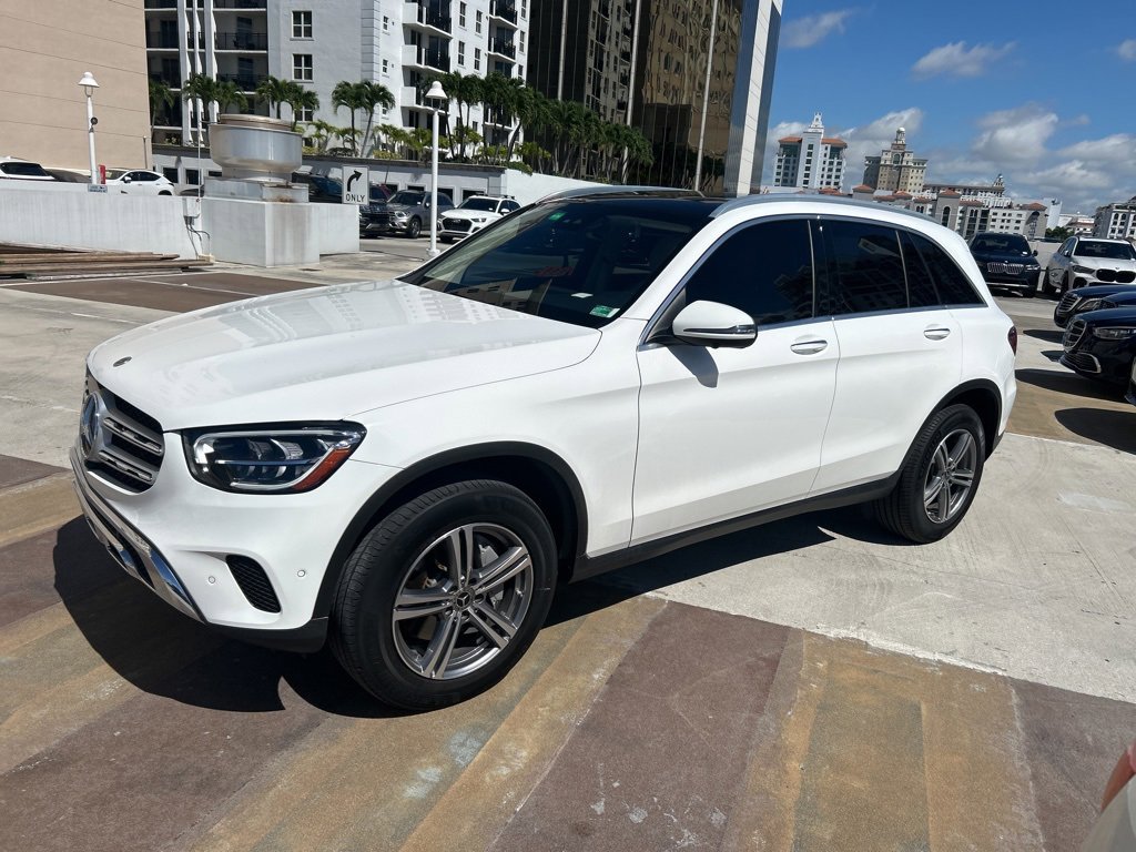 2022 Mercedes Benz GLC 300 photo 3