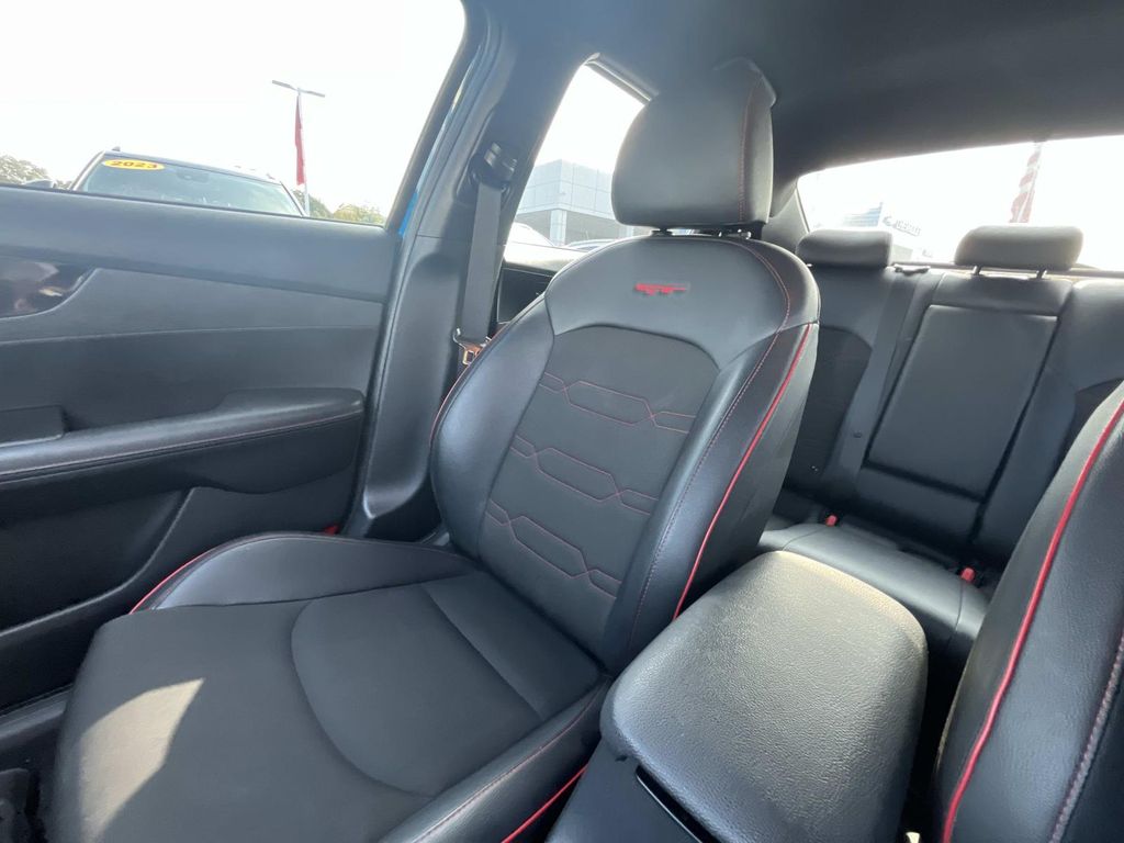 2023 Kia Forte GT photo 26