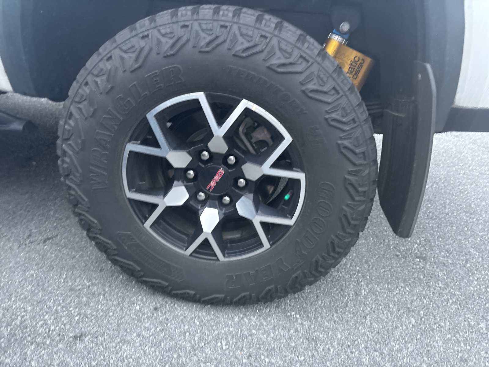 2024 Gmc Canyon AT4X photo 2