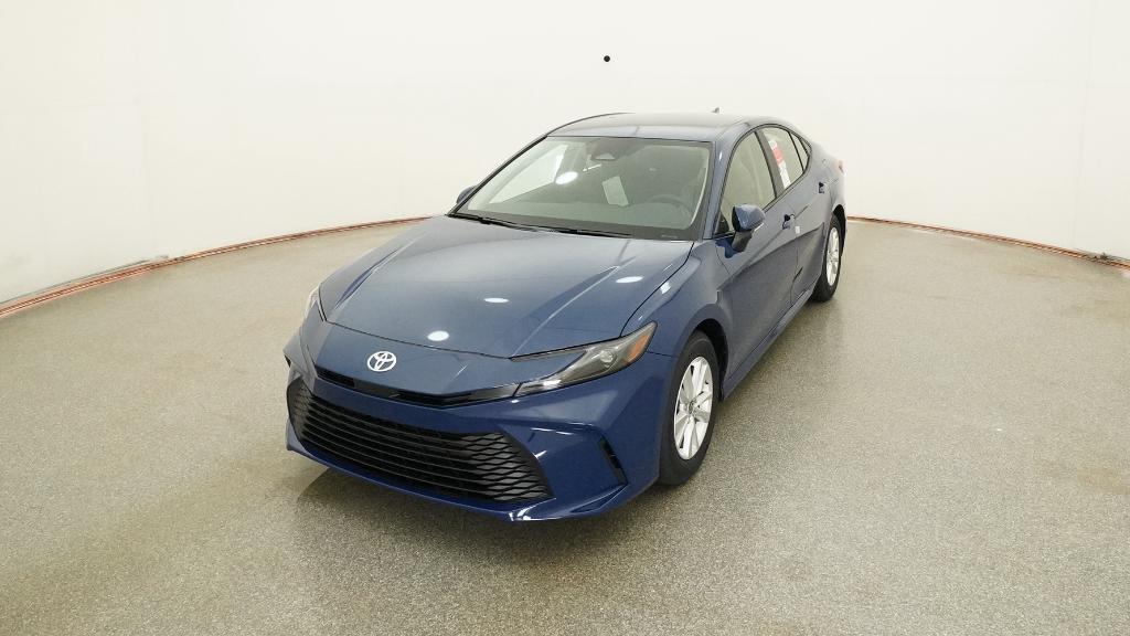 2025 Toyota Camry LE photo 5