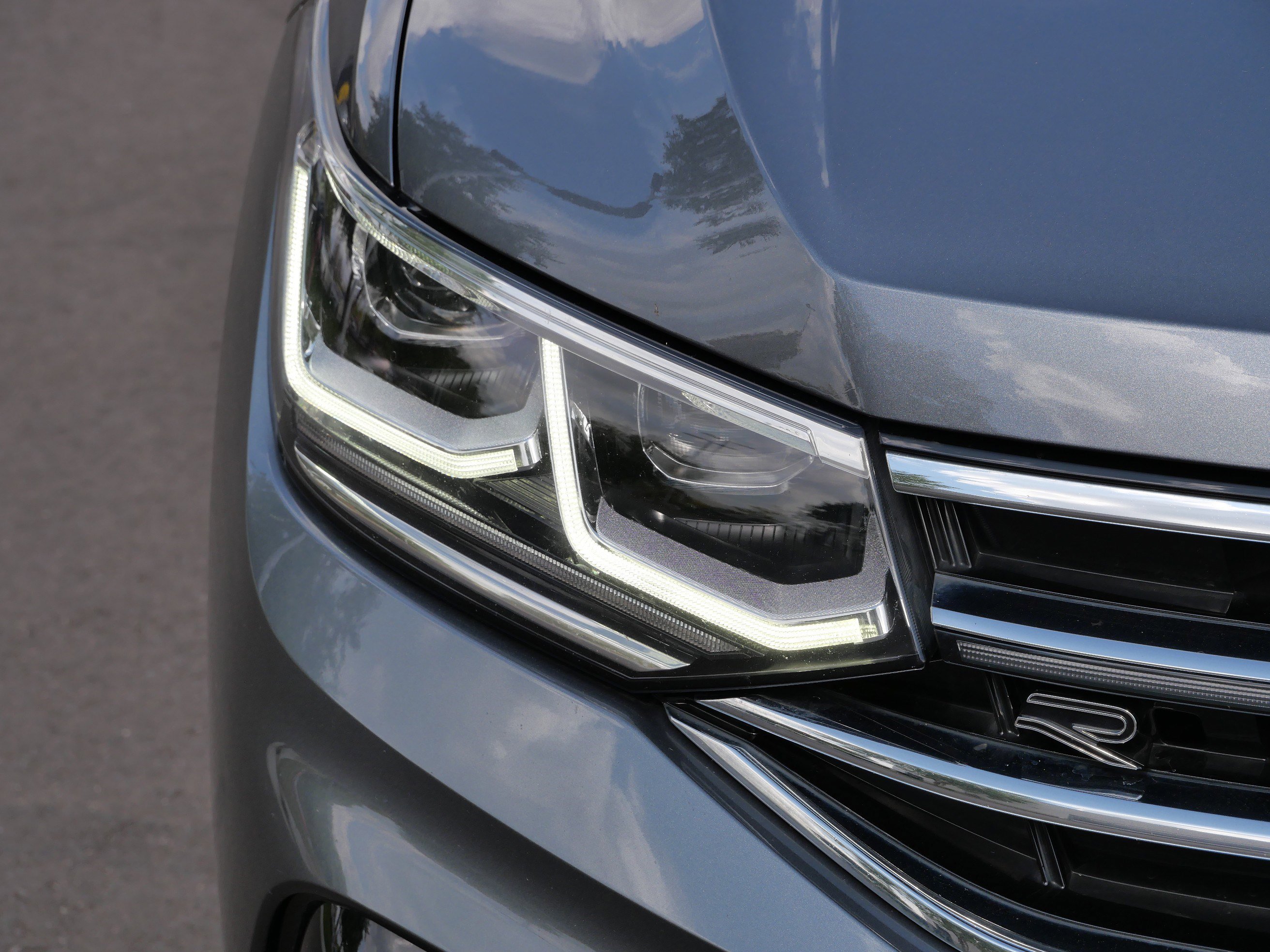 2022 Volkswagen Tiguan SEL Premium R-Line photo 16