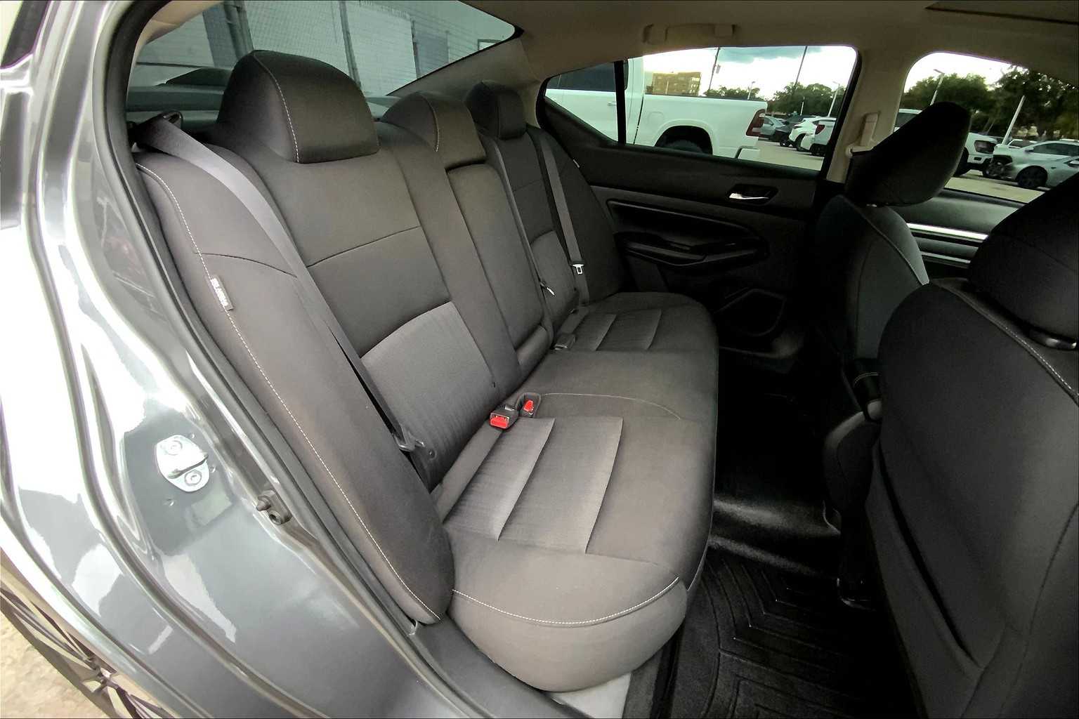 2021 Nissan Altima 2.5 SV photo 18