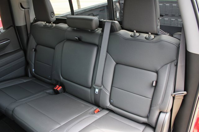 2025 Gmc Sierra 1500 SLT photo 32