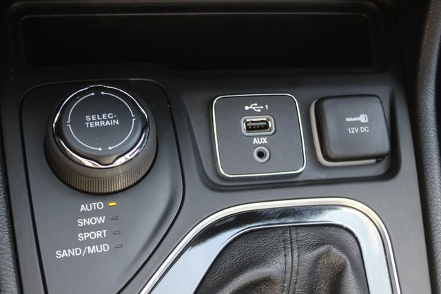 2021 Jeep Cherokee Limited photo 8