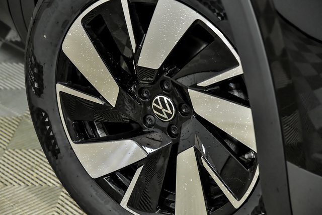 2025 Volkswagen Atlas Cross Sport SE Technology photo 3