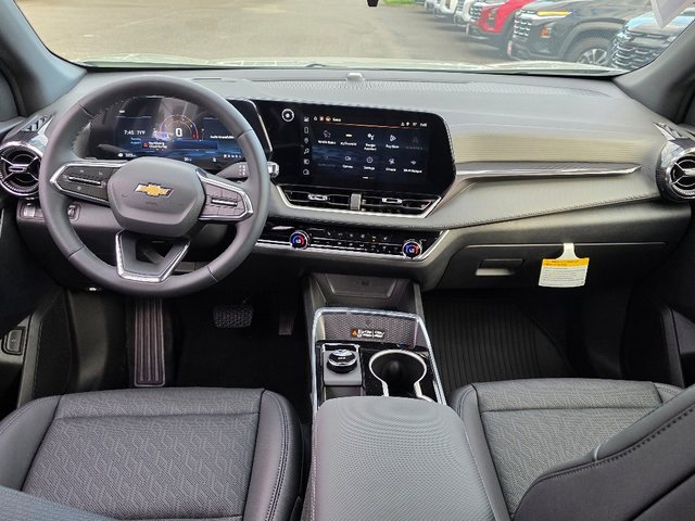 2026 Chevrolet Equinox LT photo 2