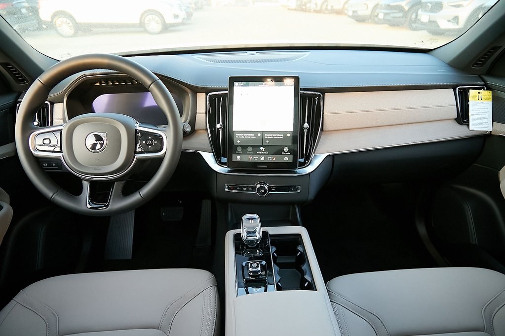 2026 VOLVO XC90 - Image 25