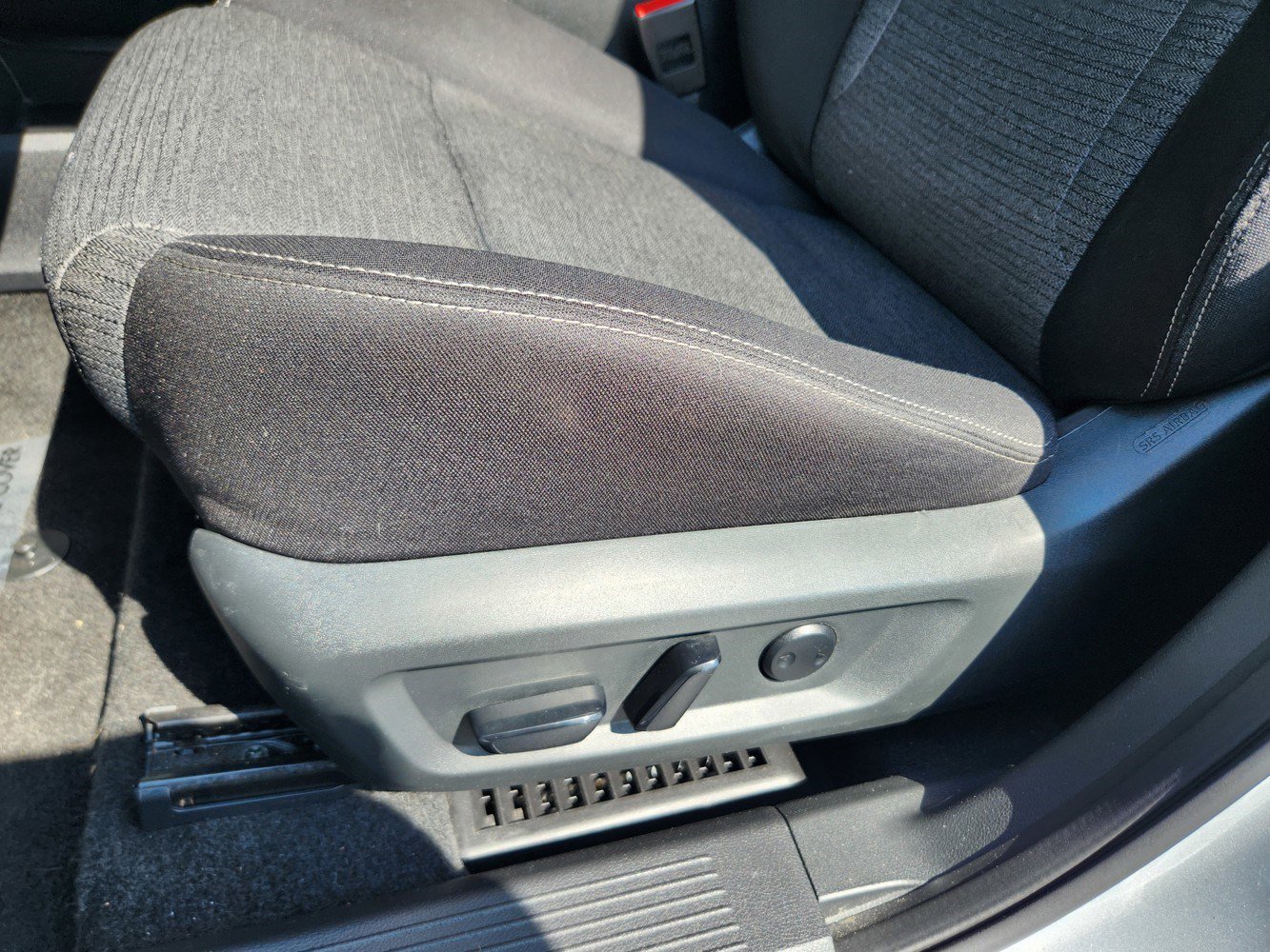 2023 Nissan Rogue SV photo 26