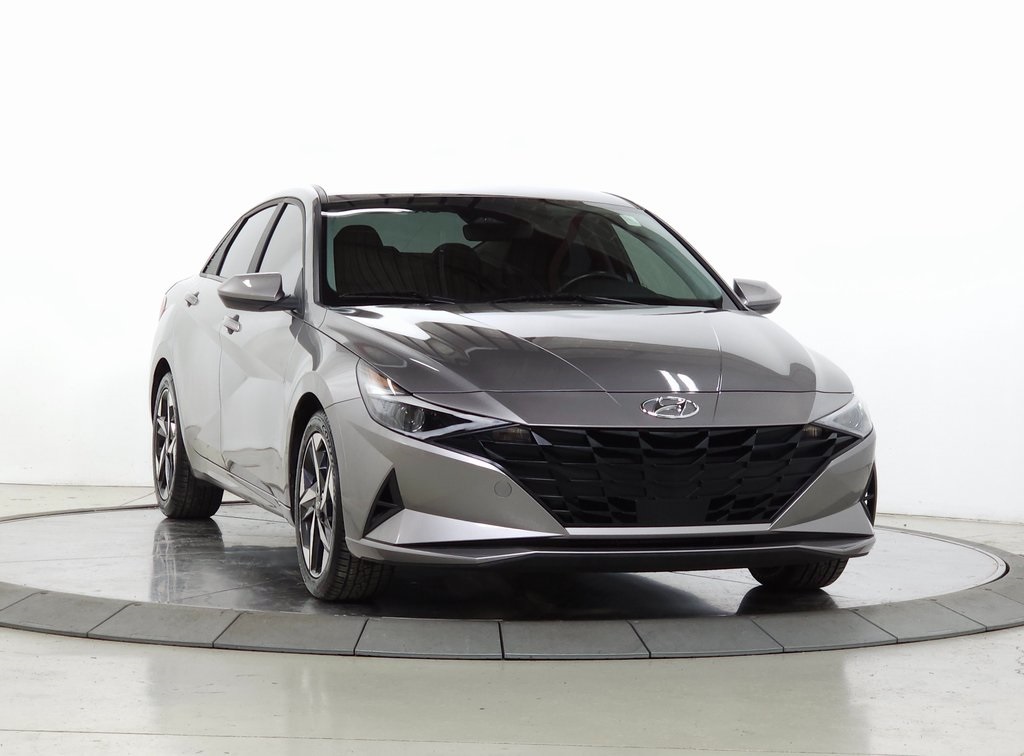2023 Hyundai Elantra SEL's photo