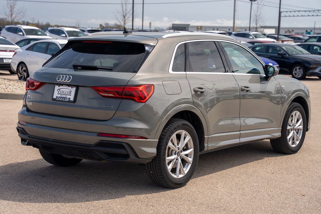 2024 Audi Q3 45 TFSI S line Premium photo 5