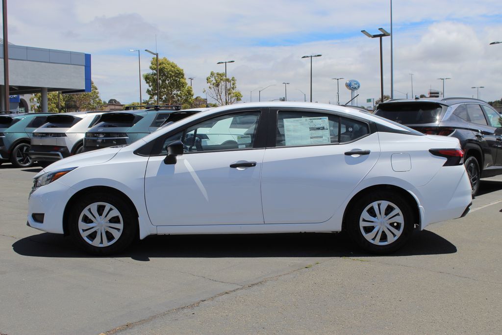 2025 Nissan Versa 1.6 S photo 9