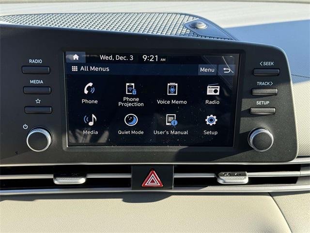 2026 Hyundai Elantra SE photo 3