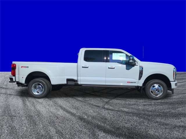 2026 Ford F-350 Platinum photo 3