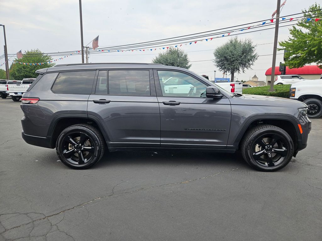 2023 Jeep Grand Cherokee Altitude photo 5