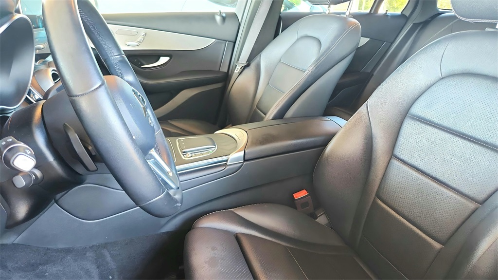 2021 Mercedes Benz GLC 300 photo 11