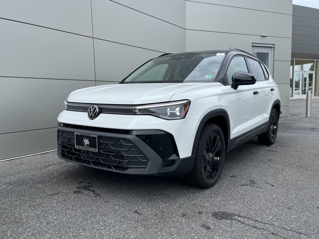 2025 Volkswagen Taos SE photo 7