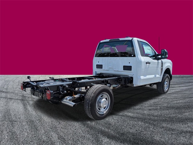 2025 Ford F-350 XL photo 4