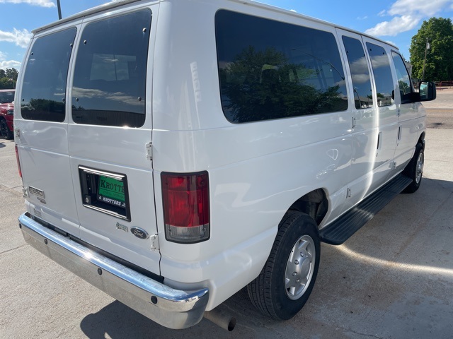 2011 Ford E-350 photo 4