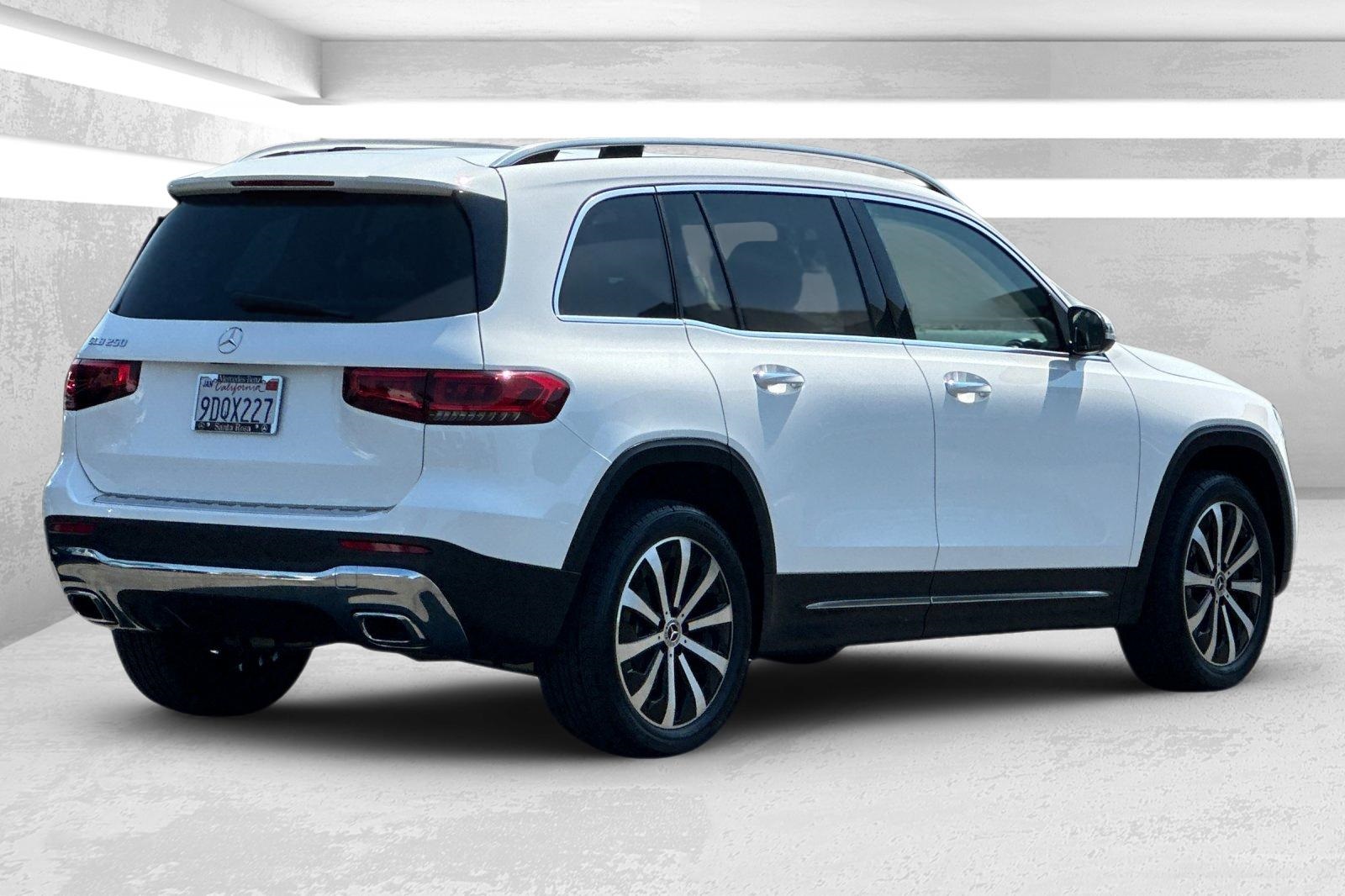 2021 Mercedes Benz GLB 250 photo 3