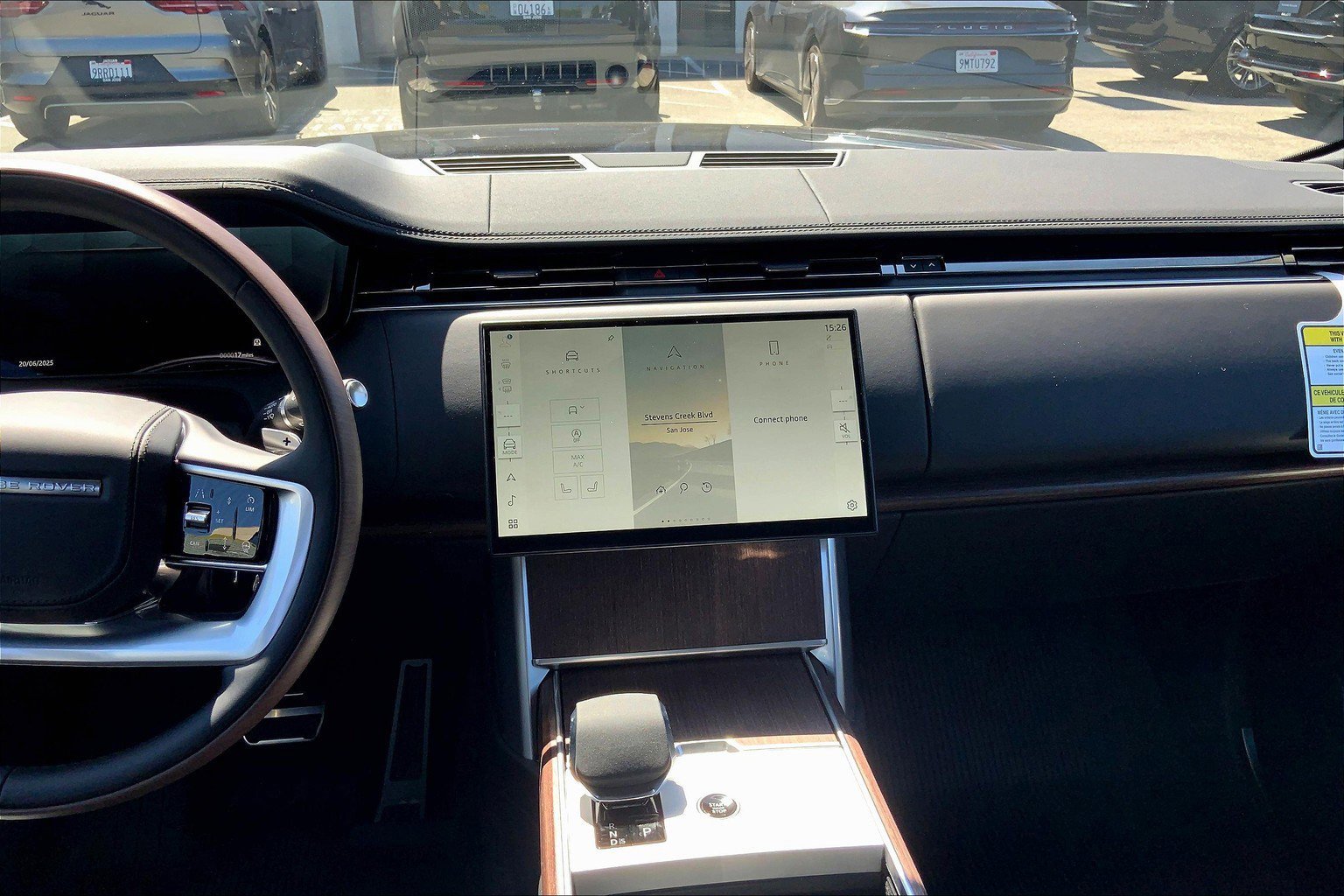 2025 Land Rover Range Rover SE photo 6