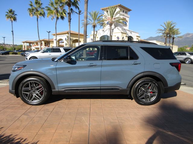 2026 Ford Explorer ST-LINE's photo