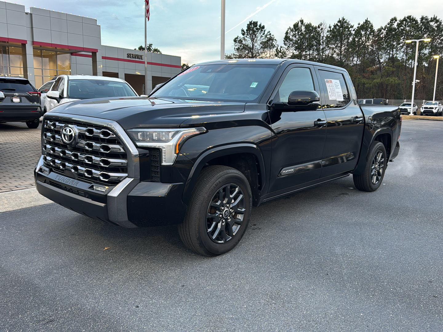 2023 Toyota Tundra Platinum's photo