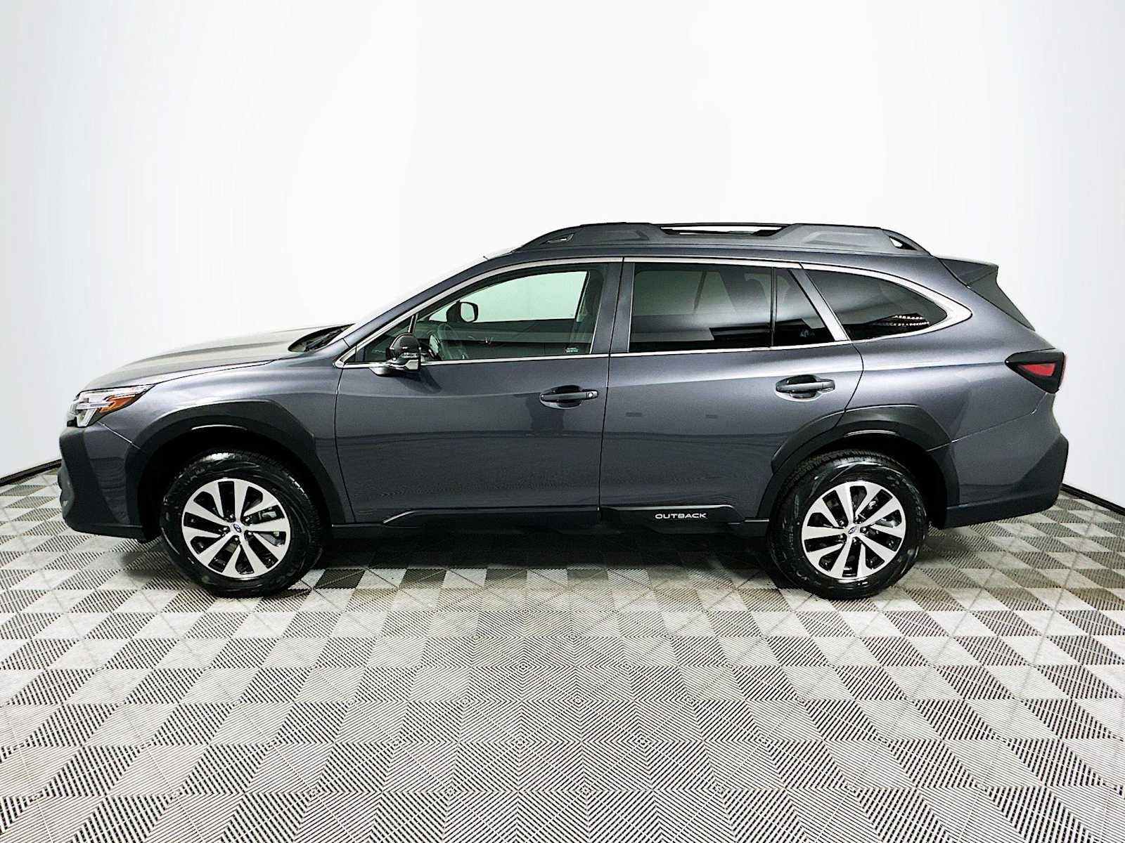 2025 Subaru Outback Premium photo 4