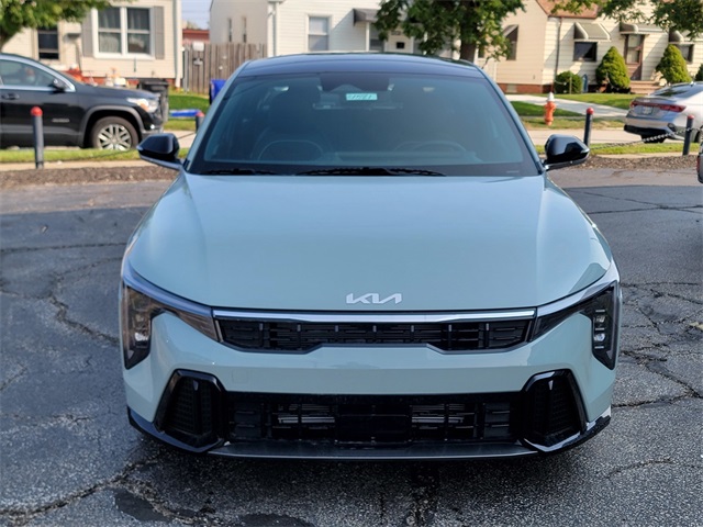 2025 Kia K4 GT-Line photo 9