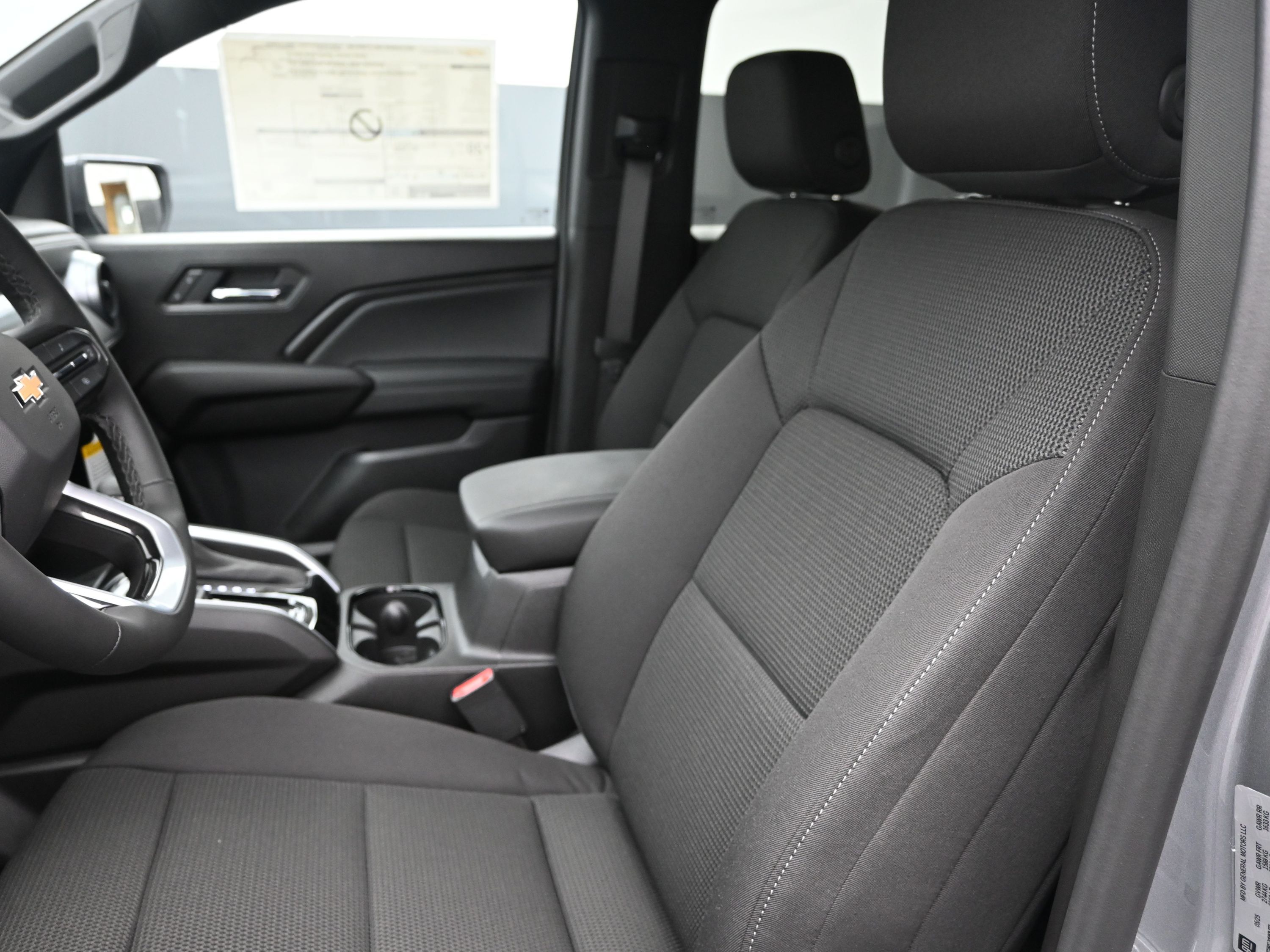 2025 Chevrolet Colorado Work Truck LT photo 7