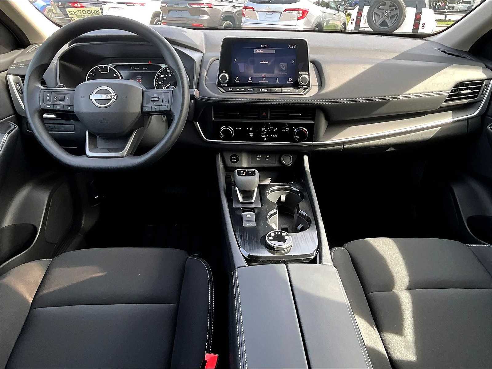 2025 Nissan Rogue S photo 8