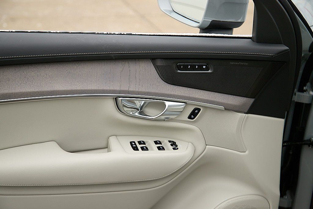 2026 VOLVO XC90 - Image 10