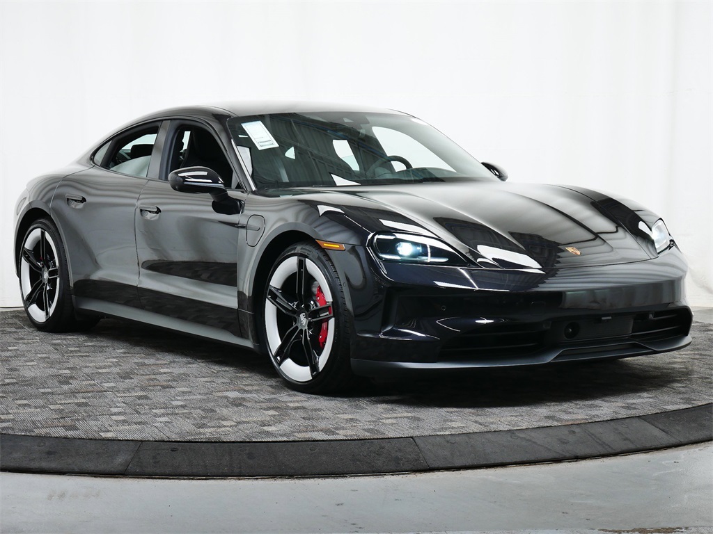 2025 Porsche Taycan 4S photo 9