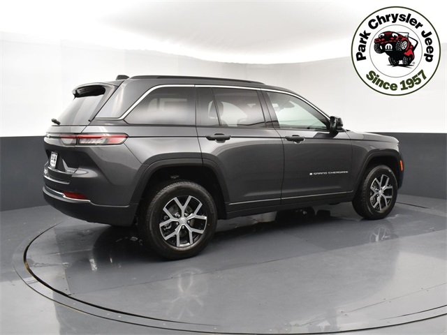 2025 Jeep Grand Cherokee Limited photo 4