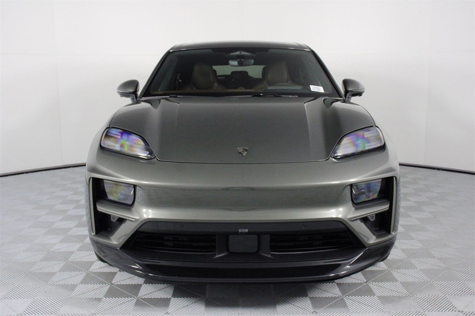 2025 Porsche Macan Electric Turbo photo 10