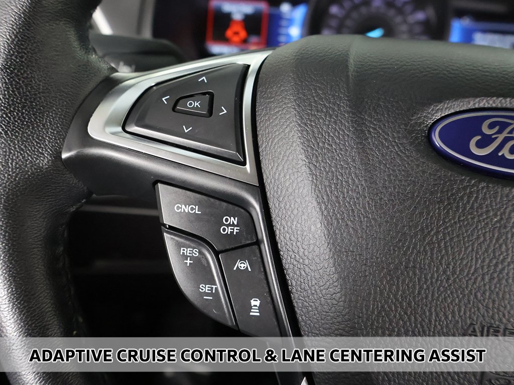 2022 Ford Edge SEL photo 3