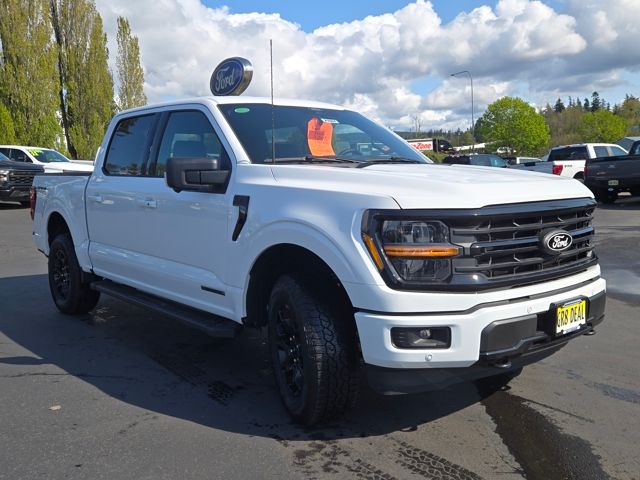 2025 Ford F-150 XLT photo 3