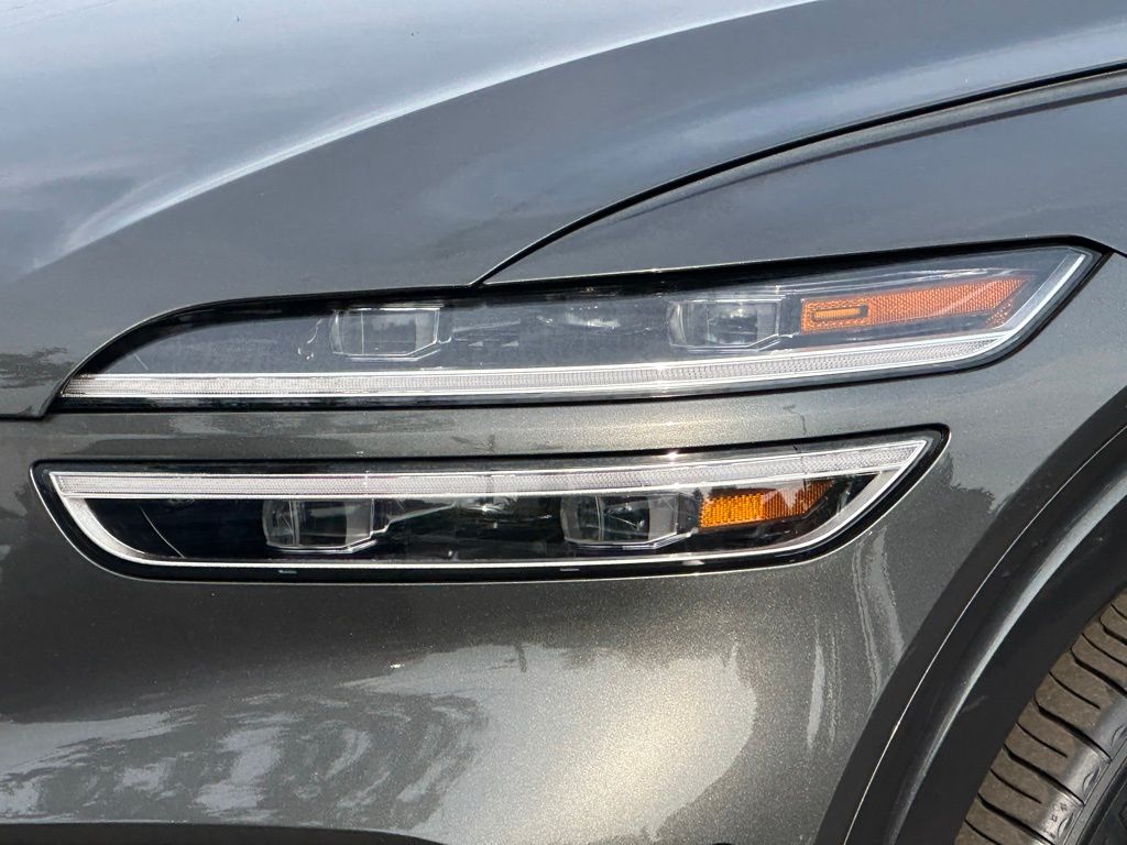 2025 Genesis Electrified GV70 Advanced photo 9