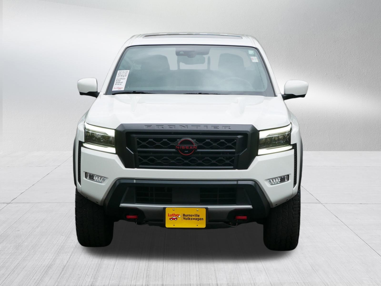 2022 Nissan Frontier PRO-4X photo 2